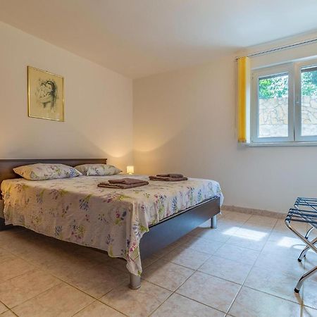 Cozy Apartment In Pula With Kitchen ภายนอก รูปภาพ