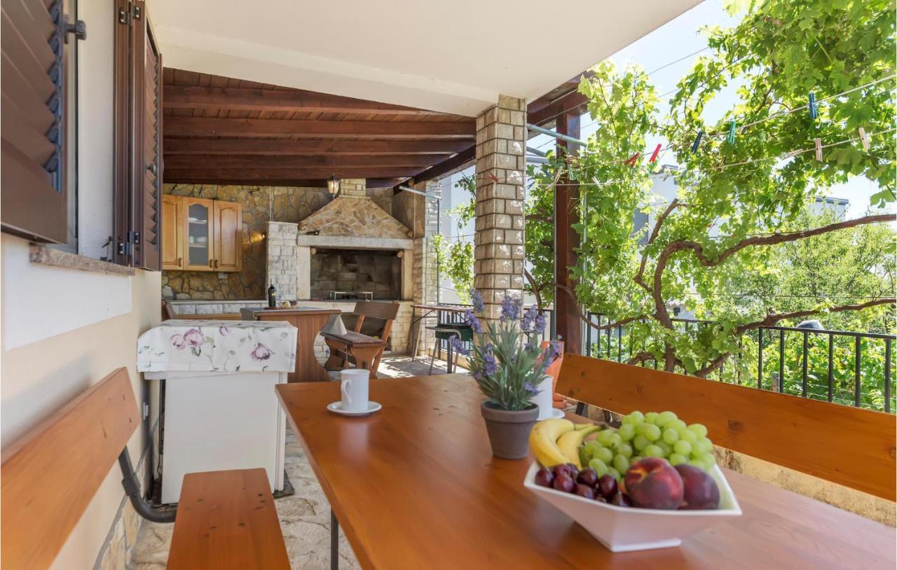 Cozy Apartment In Pula With Kitchen ภายนอก รูปภาพ