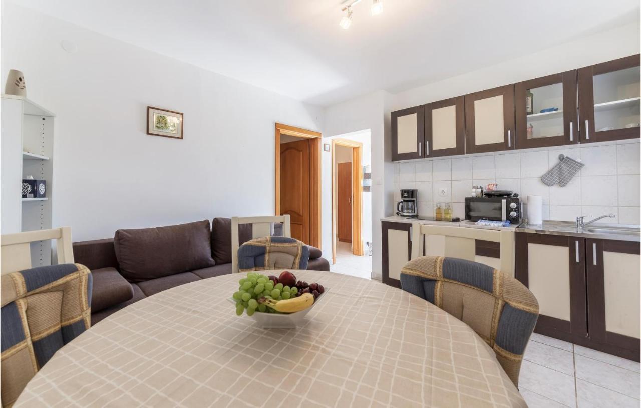 Cozy Apartment In Pula With Kitchen ภายนอก รูปภาพ
