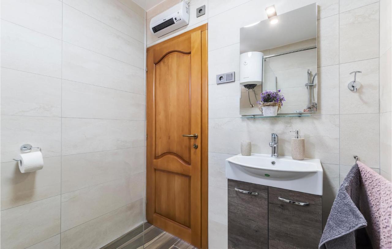 Cozy Apartment In Pula With Kitchen ภายนอก รูปภาพ