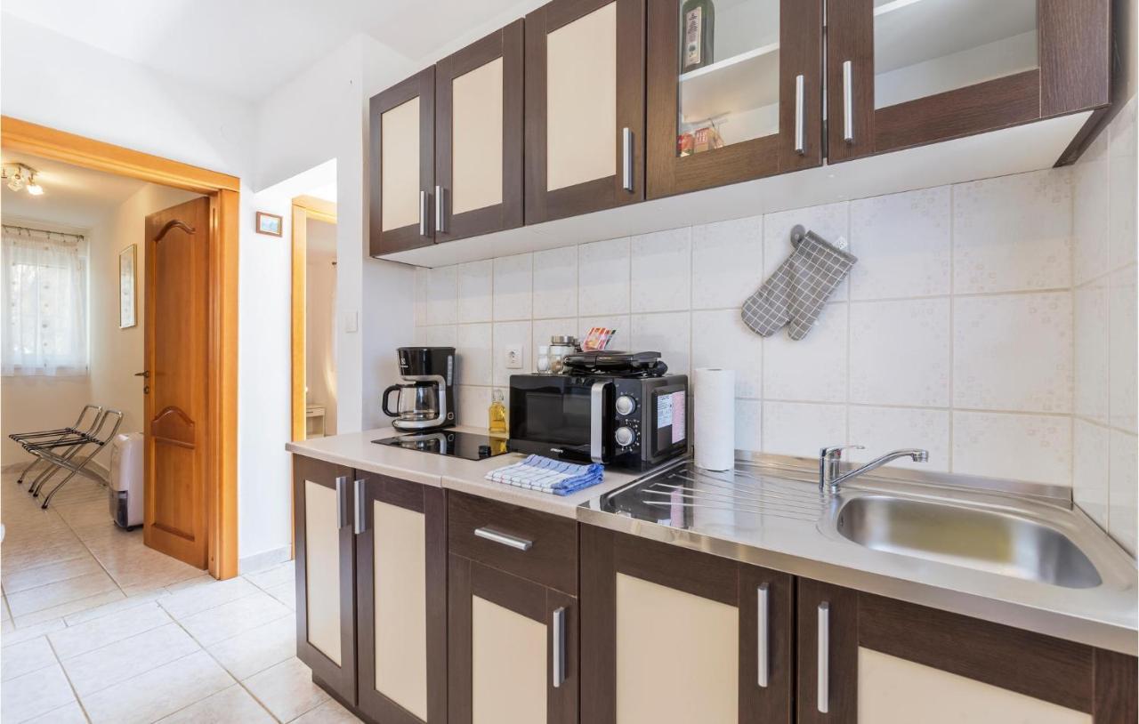 Cozy Apartment In Pula With Kitchen ภายนอก รูปภาพ